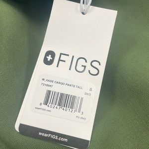 FIGS! Small-Tall Olive green